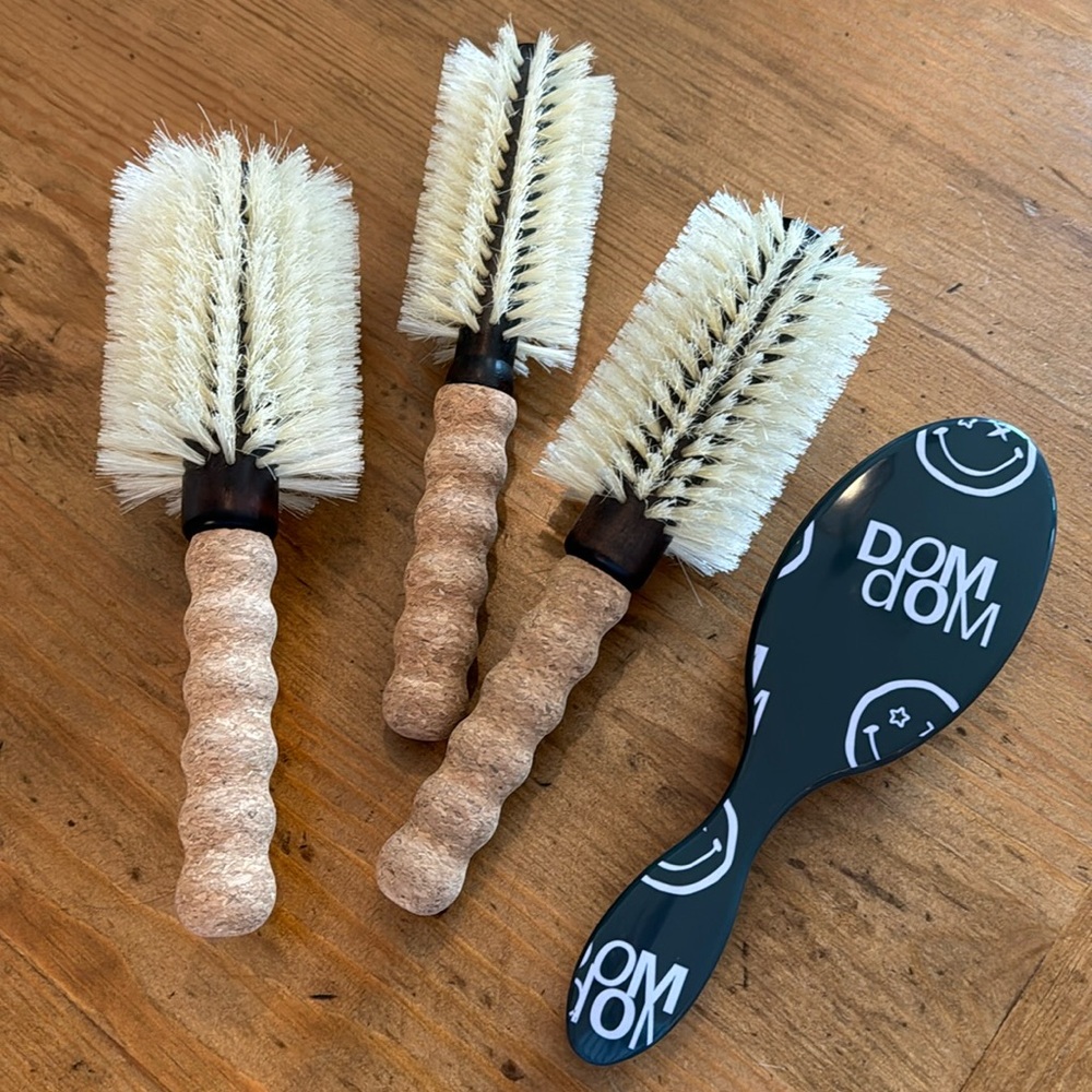 Dom Dom Natural bristle brushes